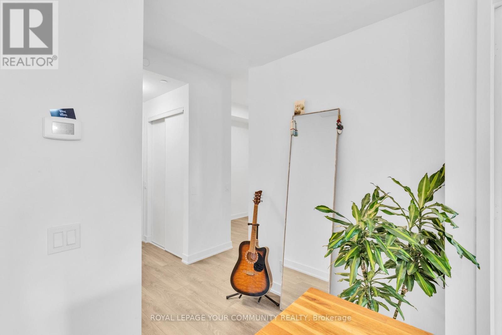 Photo 2 of 3307 108 Peter Street, Toronto ON