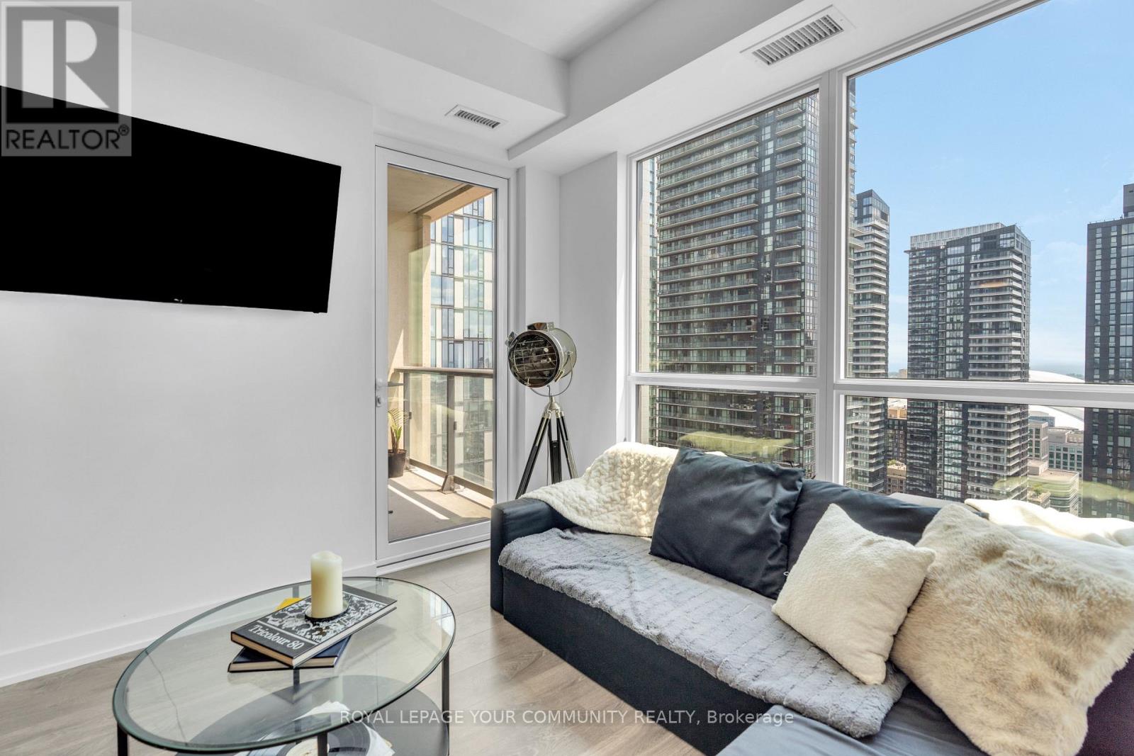 Photo 9 of 3307 108 Peter Street, Toronto ON
