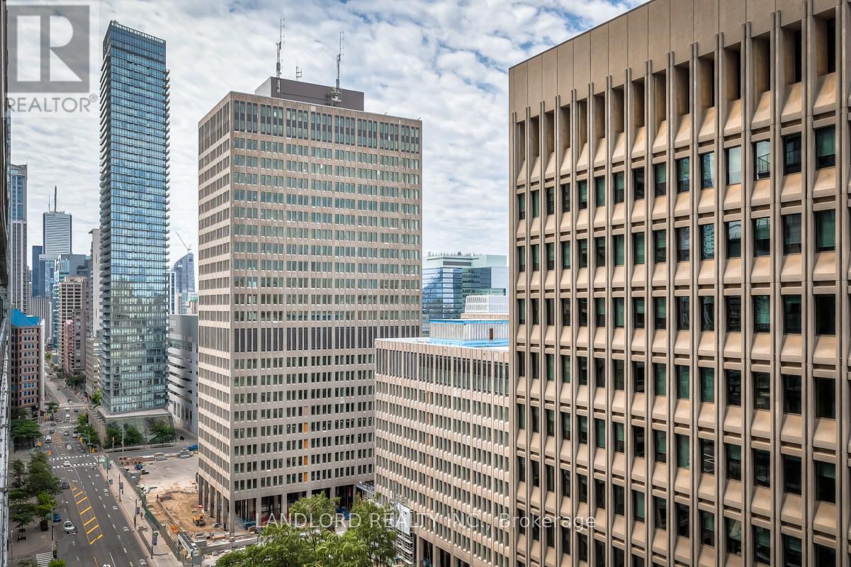 Photo 3 of 1714 955 Bay Street, Toronto ON