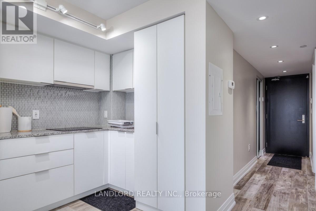 Photo 7 of 1714 955 Bay Street, Toronto ON