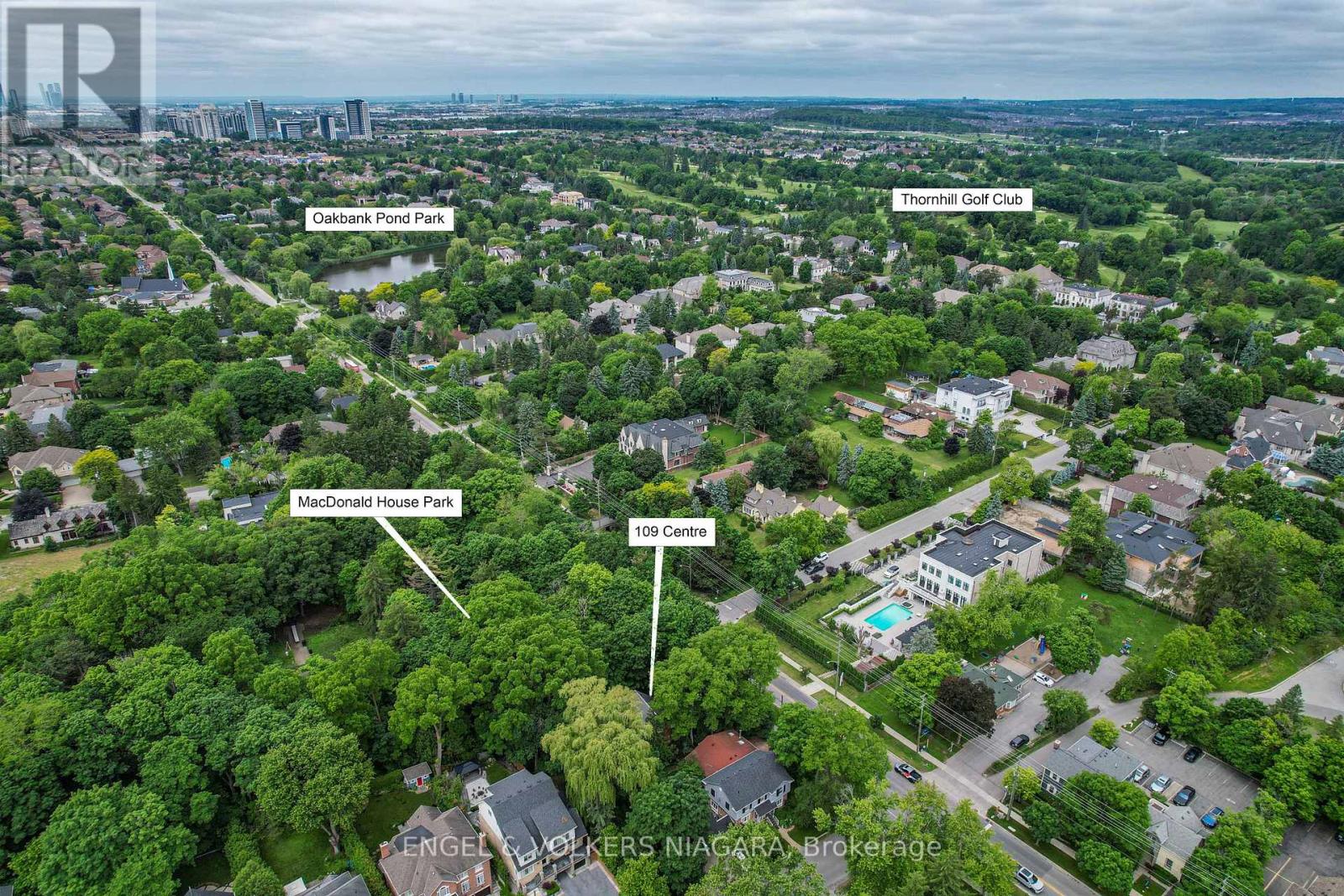 Photo 9 of 109 Centre Street, Vaughan ON