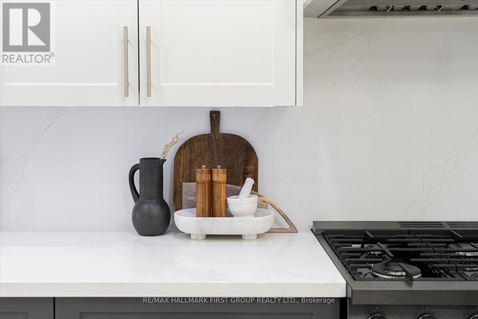 Photo 3 of 134 Front Street E, Whitby ON