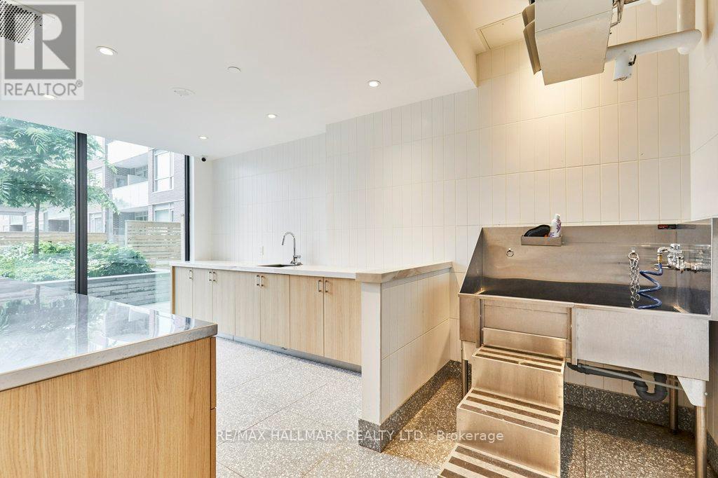 Photo 10 of 636 150 Logan Avenue, Toronto ON