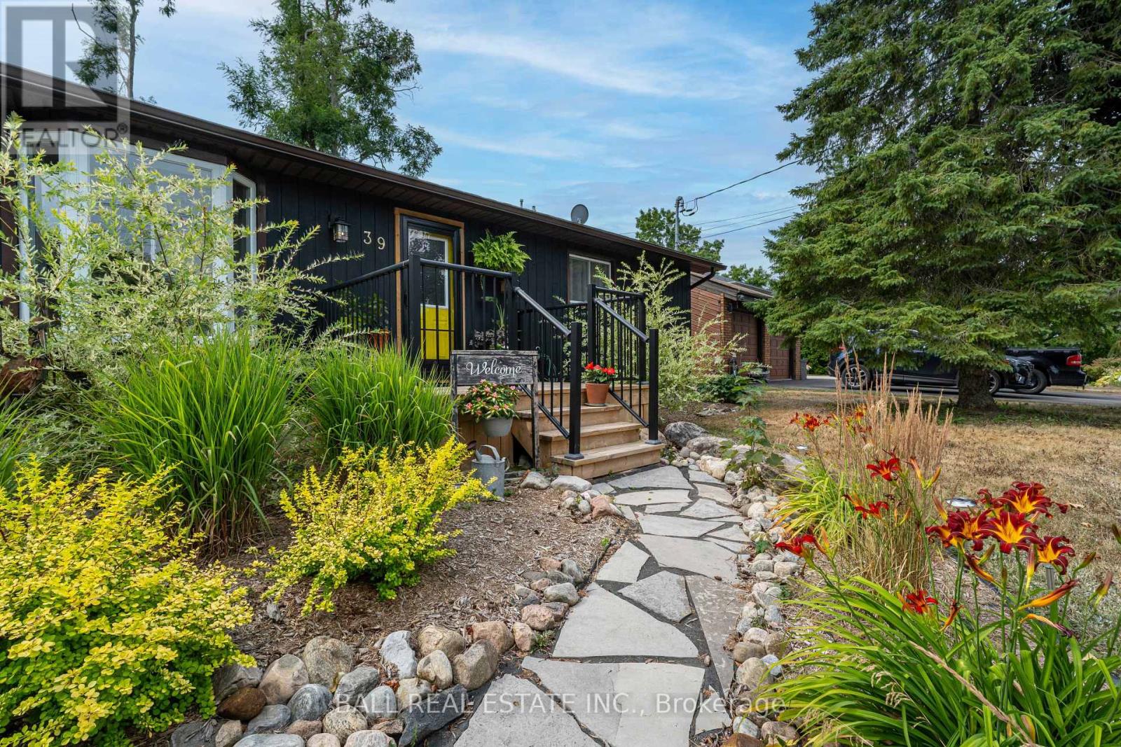 Photo 21 of 39 Bishop Street, Selwyn ON