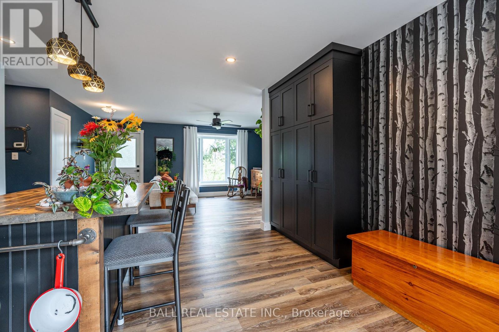 Photo 25 of 39 Bishop Street, Selwyn ON