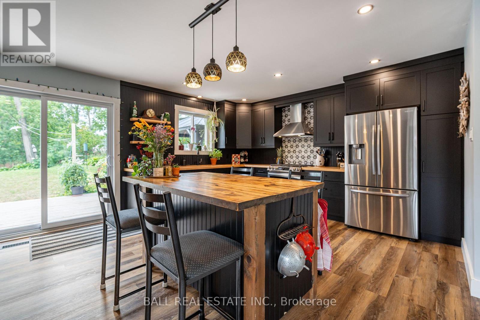 Photo 14 of 39 Bishop Street, Selwyn ON