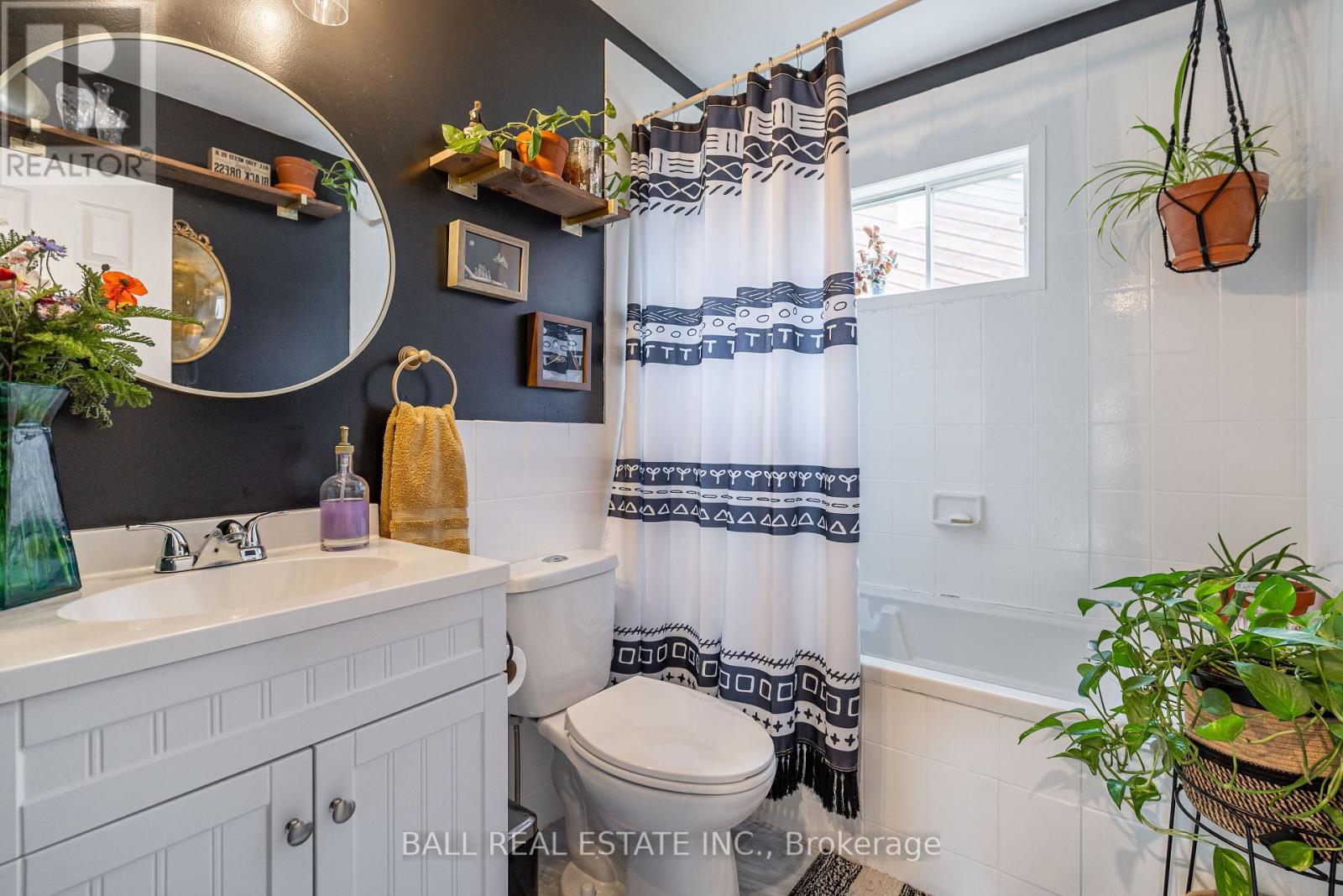 Photo 13 of 39 Bishop Street, Selwyn ON