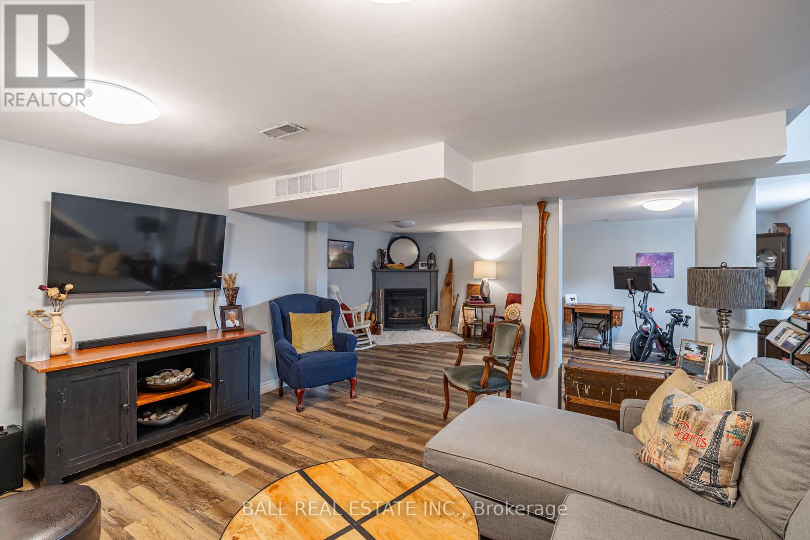 Photo 12 of 39 Bishop Street, Selwyn ON