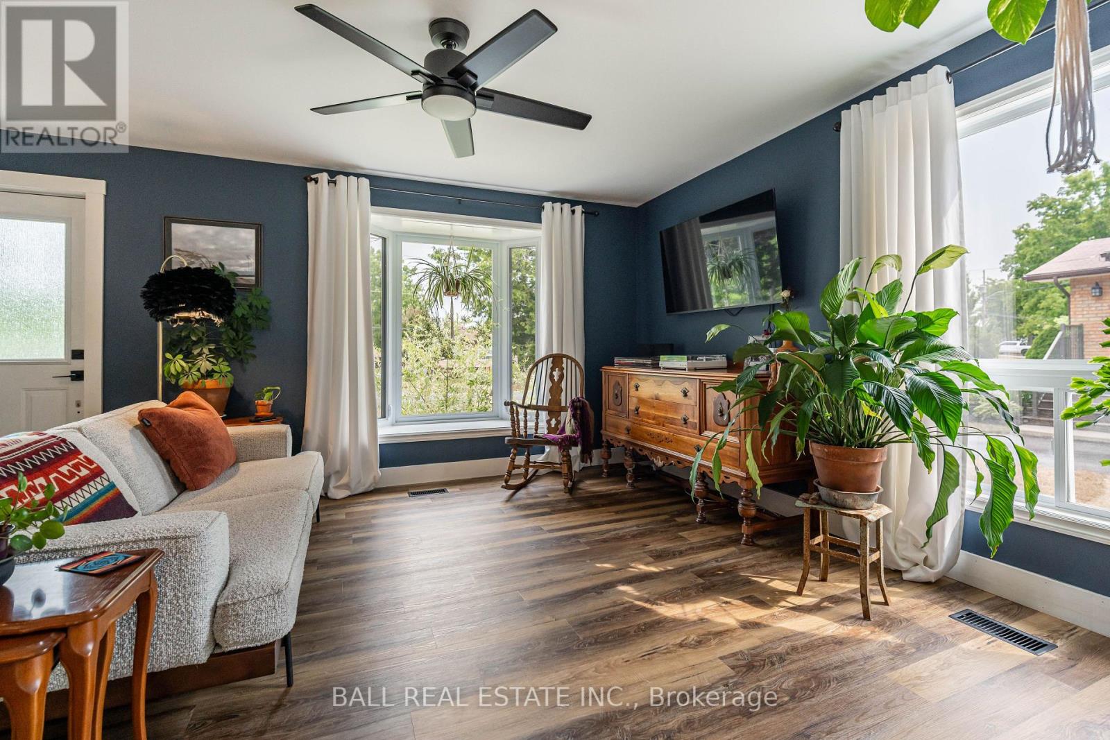 Photo 3 of 39 Bishop Street, Selwyn ON