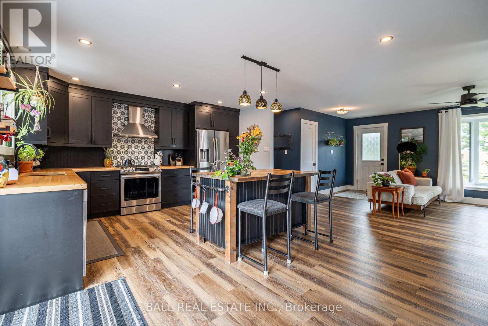 Photo 26 of 39 Bishop Street, Selwyn ON
