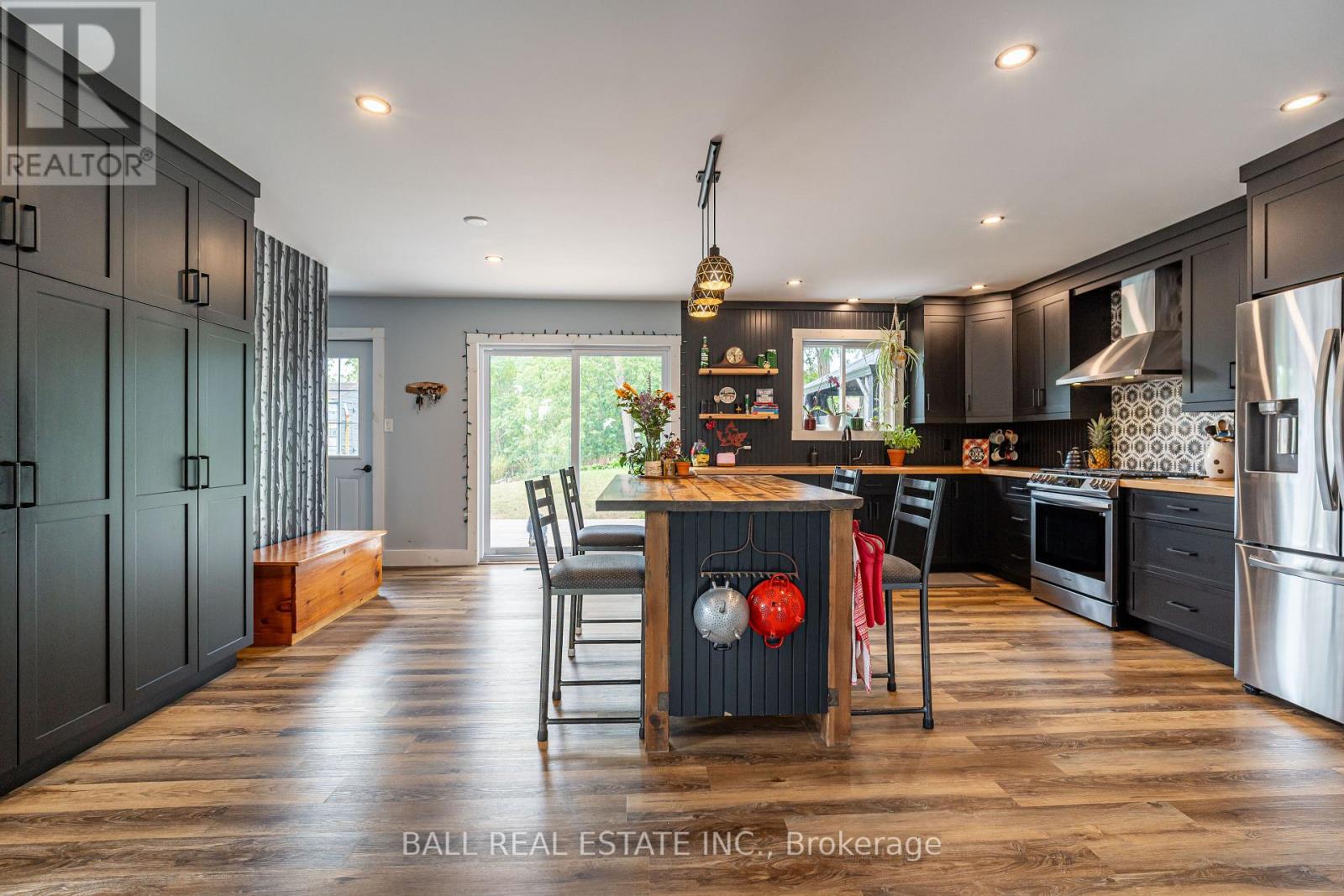 Photo 10 of 39 Bishop Street, Selwyn ON