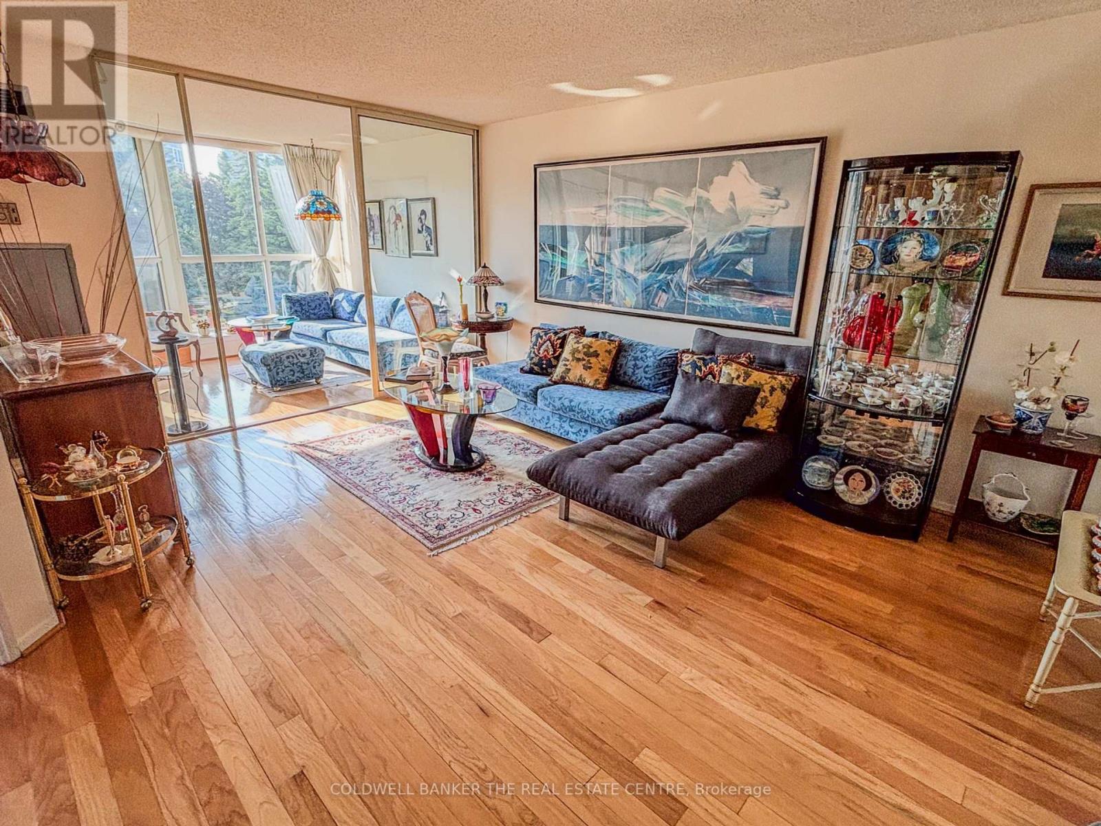 Photo 17 of 307 100 Observatory Lane, Richmond Hill ON