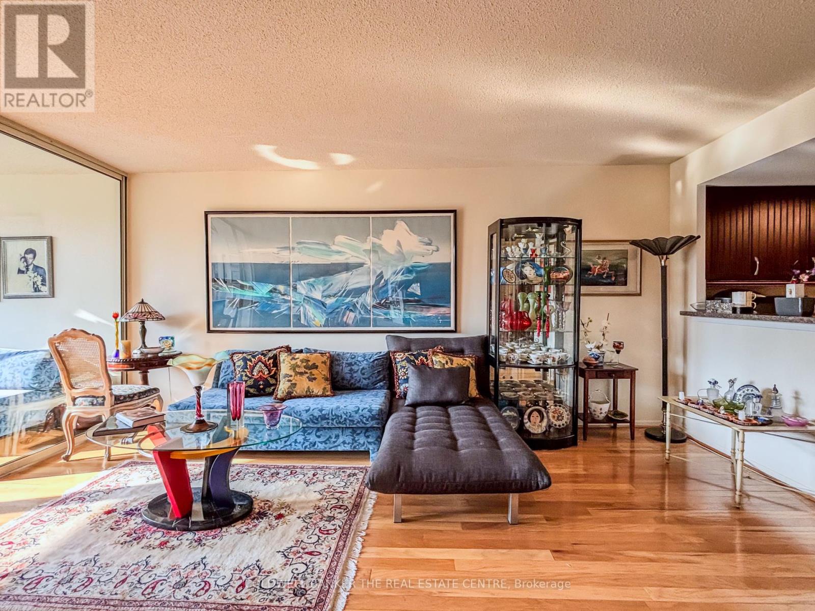 Photo 25 of 307 100 Observatory Lane, Richmond Hill ON