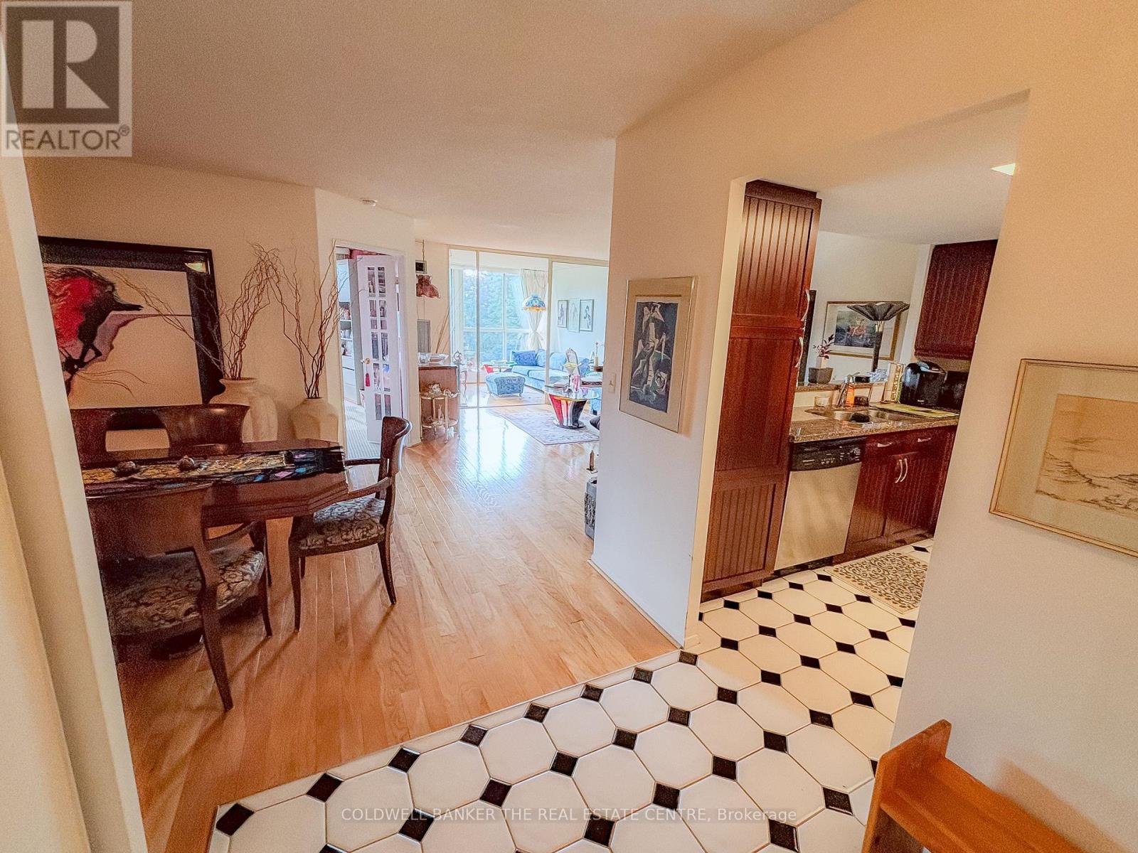 Photo 19 of 307 100 Observatory Lane, Richmond Hill ON