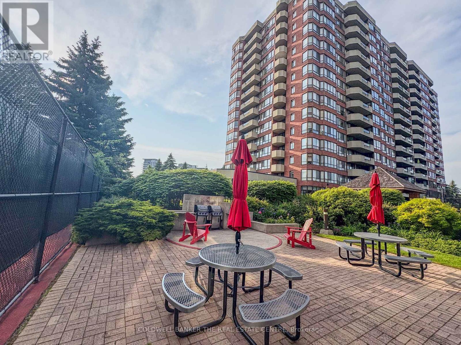 Photo 13 of 307 100 Observatory Lane, Richmond Hill ON
