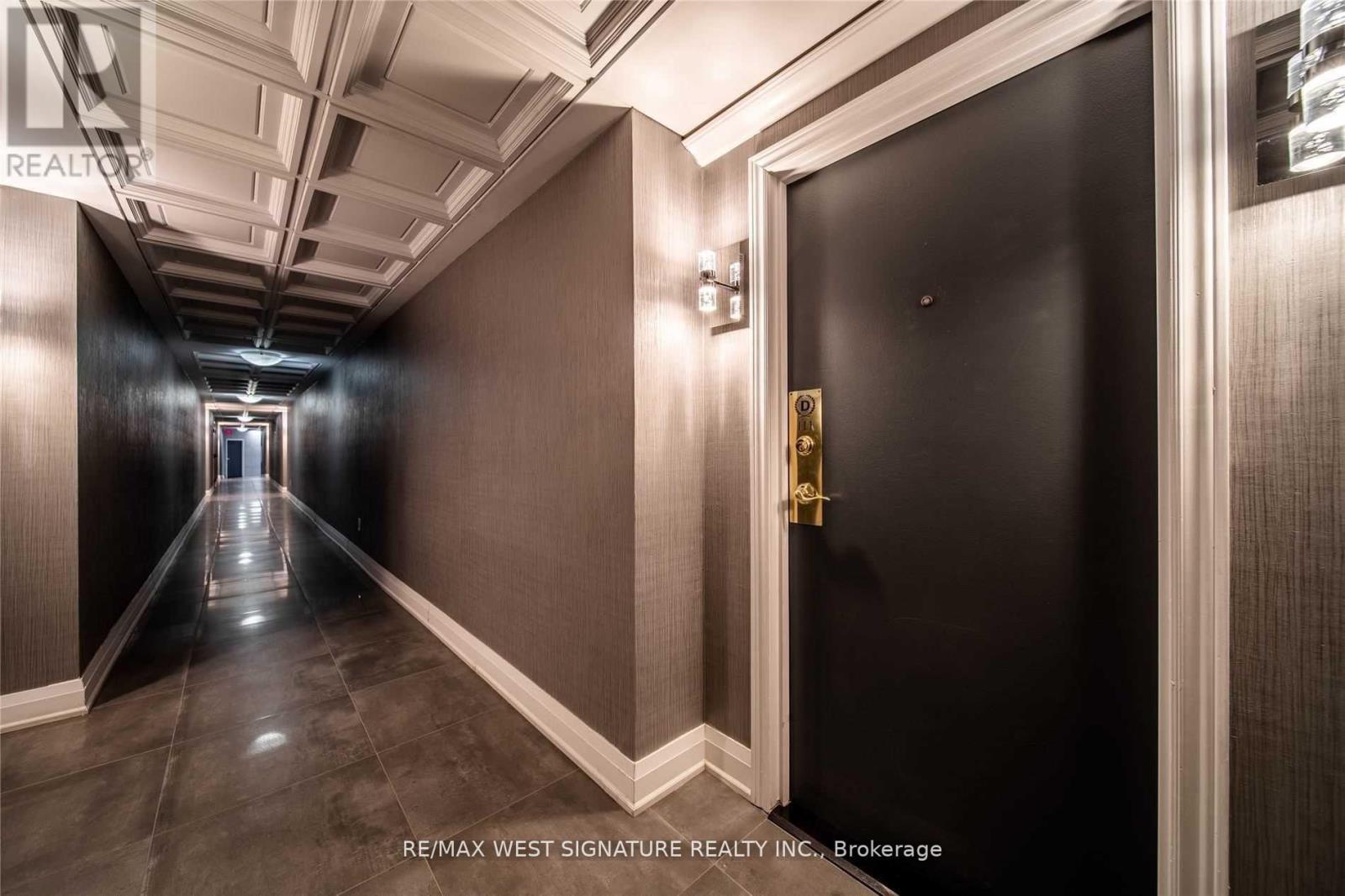 Photo 7 of 111 20 Harding Boulevard, Richmond Hill ON