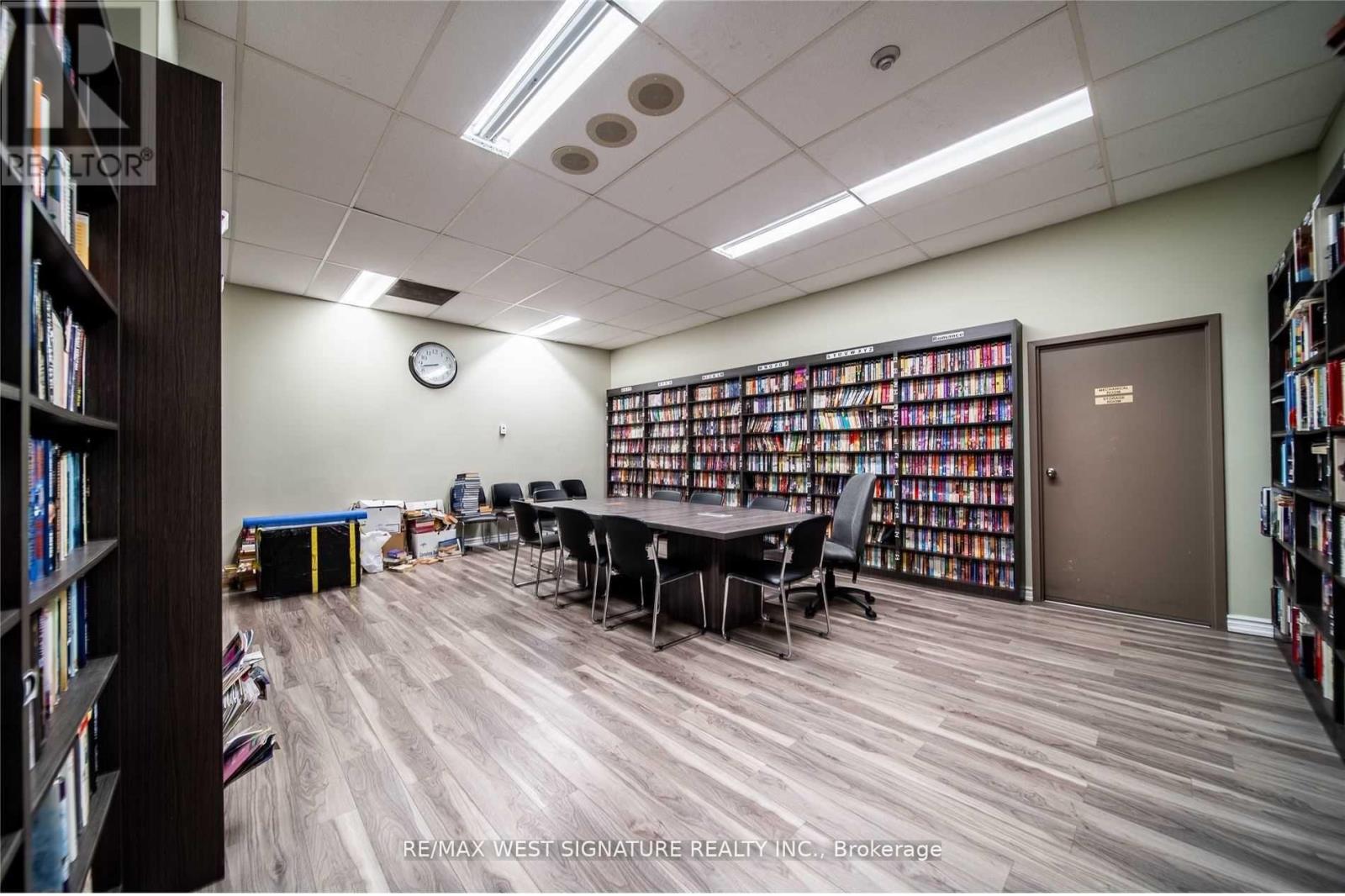 Photo 30 of 111 20 Harding Boulevard, Richmond Hill ON