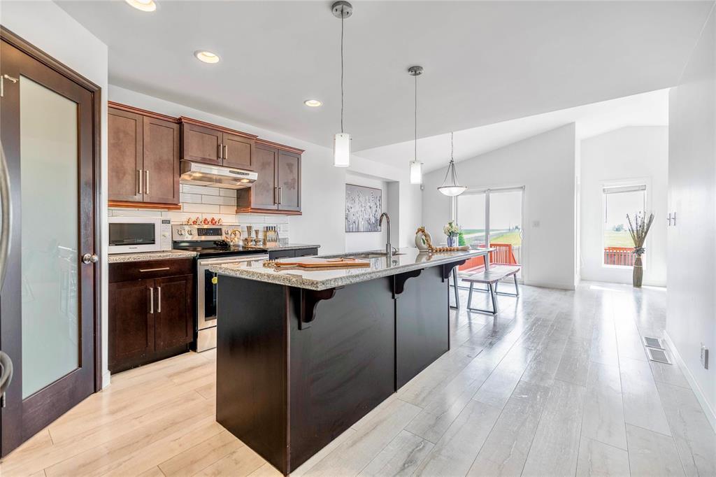 Photo 5 of 147 Eagleview Road, Winnipeg MB