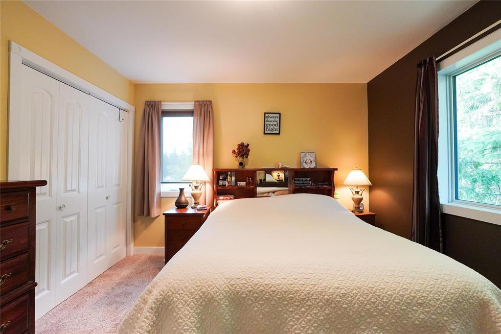 Photo 12 of 98 Maple Avenue, Mitchell MB