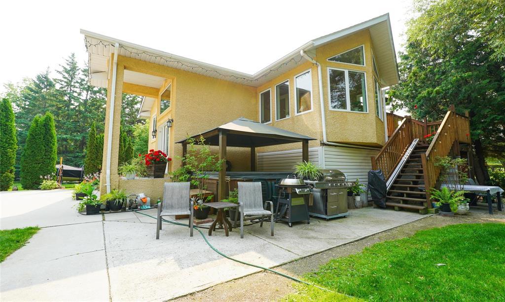 Photo 23 of 98 Maple Avenue, Mitchell MB