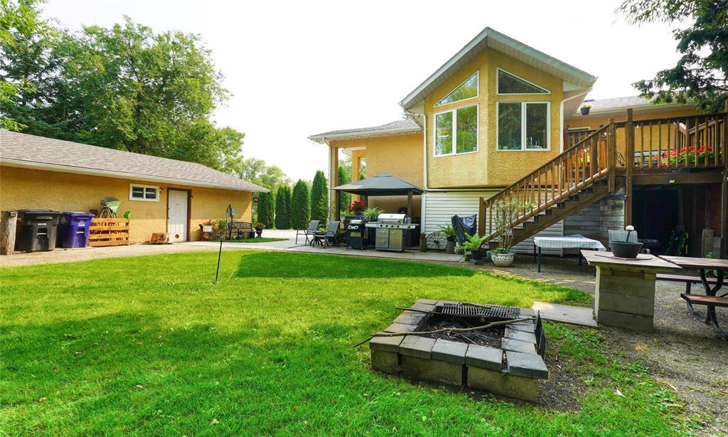Photo 4 of 98 Maple Avenue, Mitchell MB