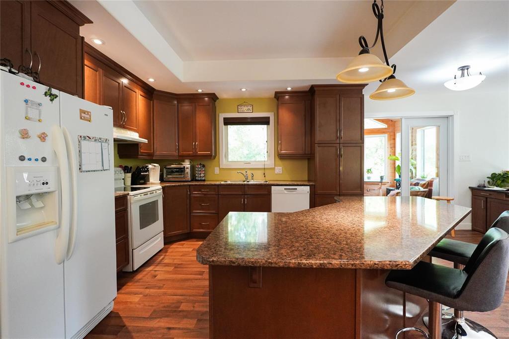 Photo 6 of 98 Maple Avenue, Mitchell MB