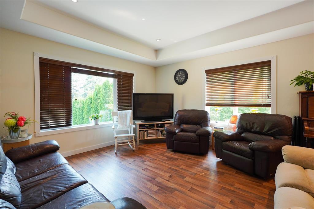 Photo 10 of 98 Maple Avenue, Mitchell MB