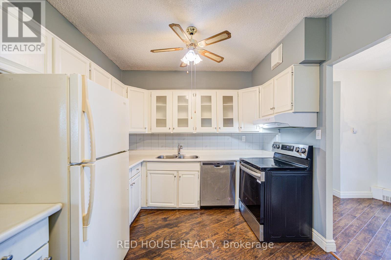 Photo 17 of 809 5250 Lakeshore Road, Burlington ON