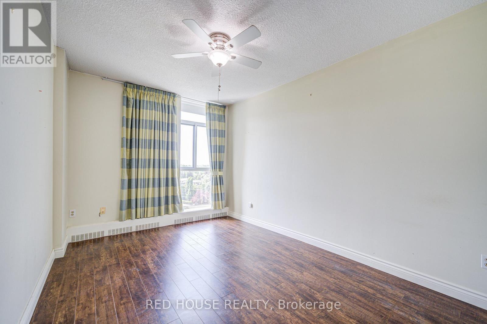 Photo 30 of 809 5250 Lakeshore Road, Burlington ON