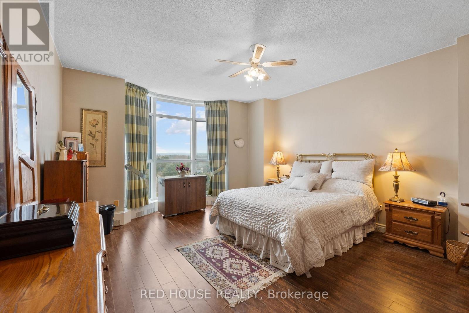 Photo 28 of 809 5250 Lakeshore Road, Burlington ON