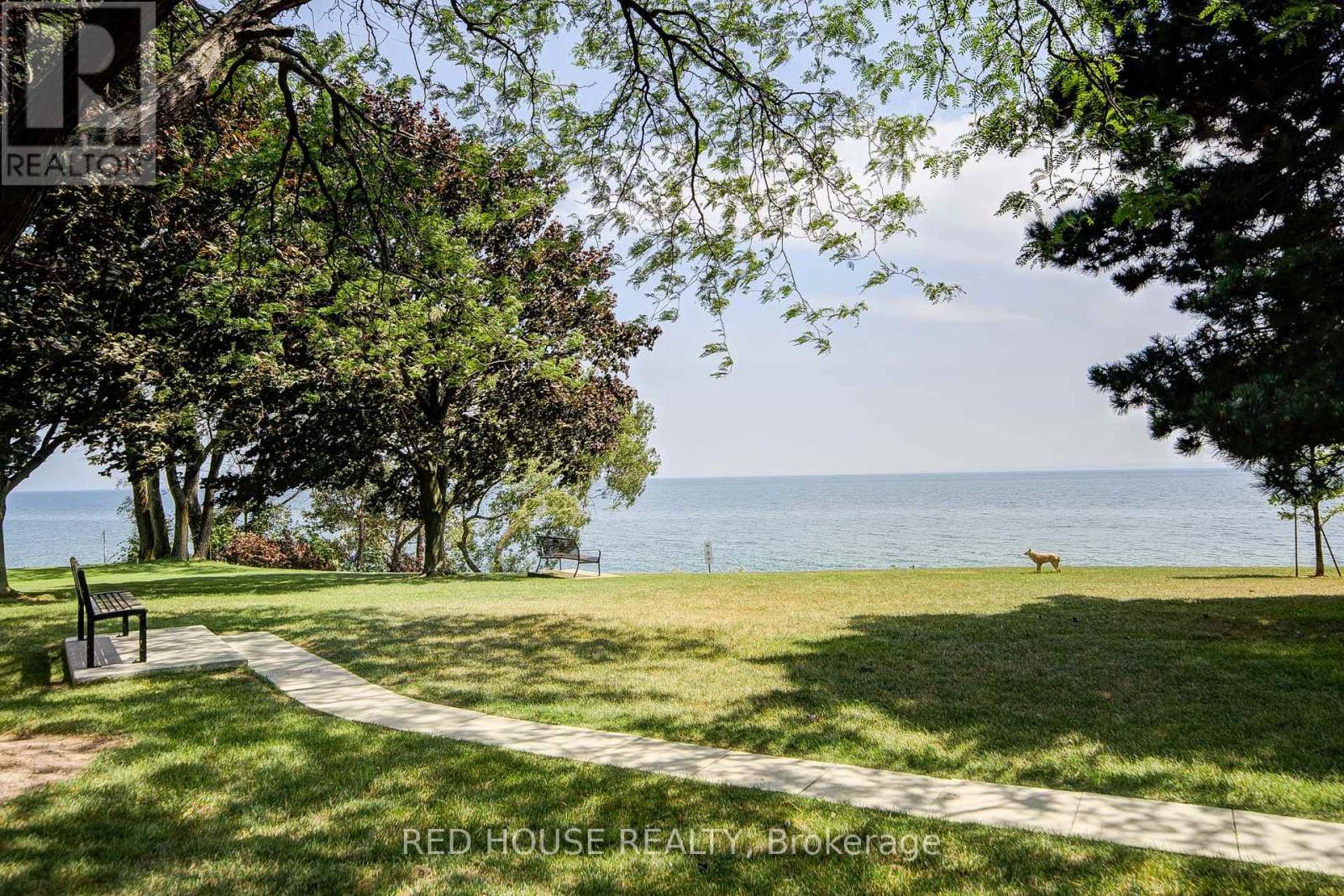 Photo 3 of 809 5250 Lakeshore Road, Burlington ON