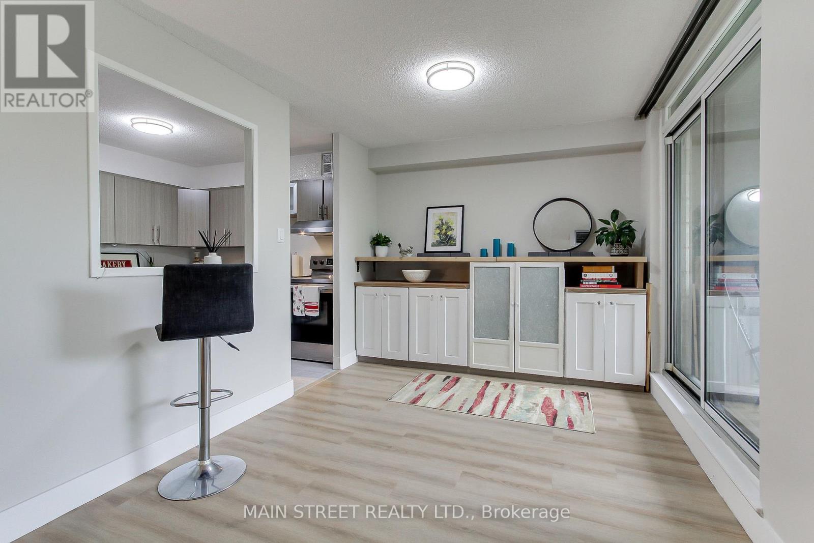Photo 14 of 307 355 Rathburn Road E, Mississauga ON