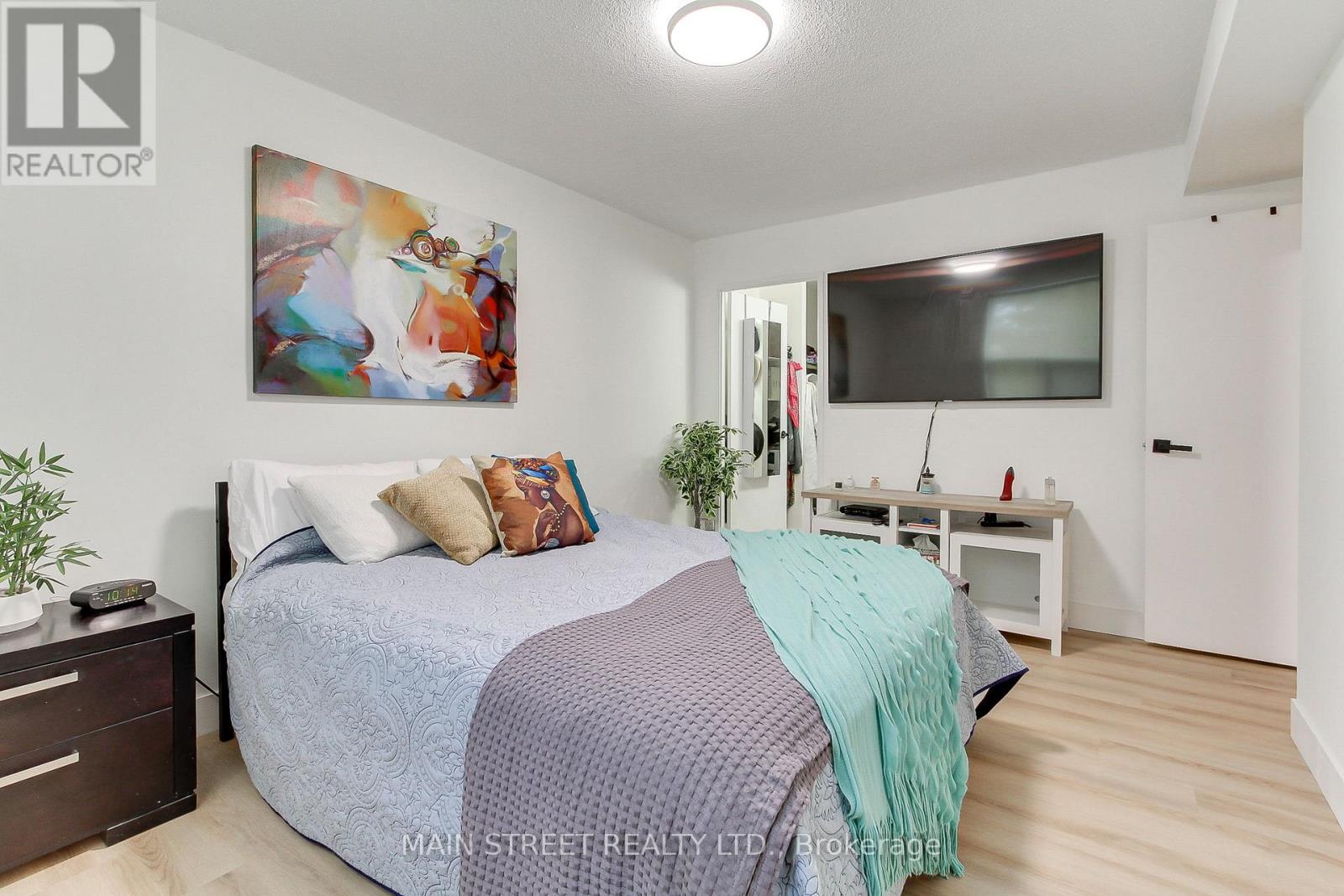 Photo 13 of 307 355 Rathburn Road E, Mississauga ON