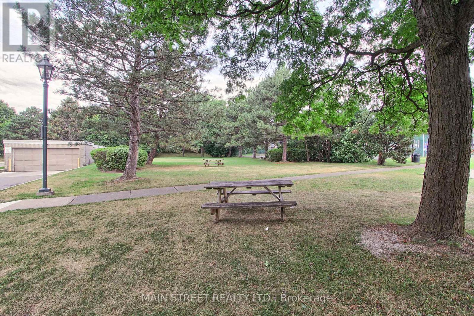 Photo 2 of 307 355 Rathburn Road E, Mississauga ON