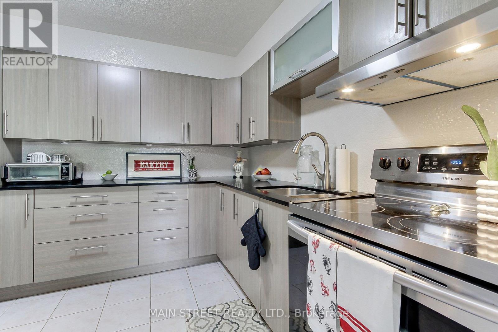 Photo 29 of 307 355 Rathburn Road E, Mississauga ON