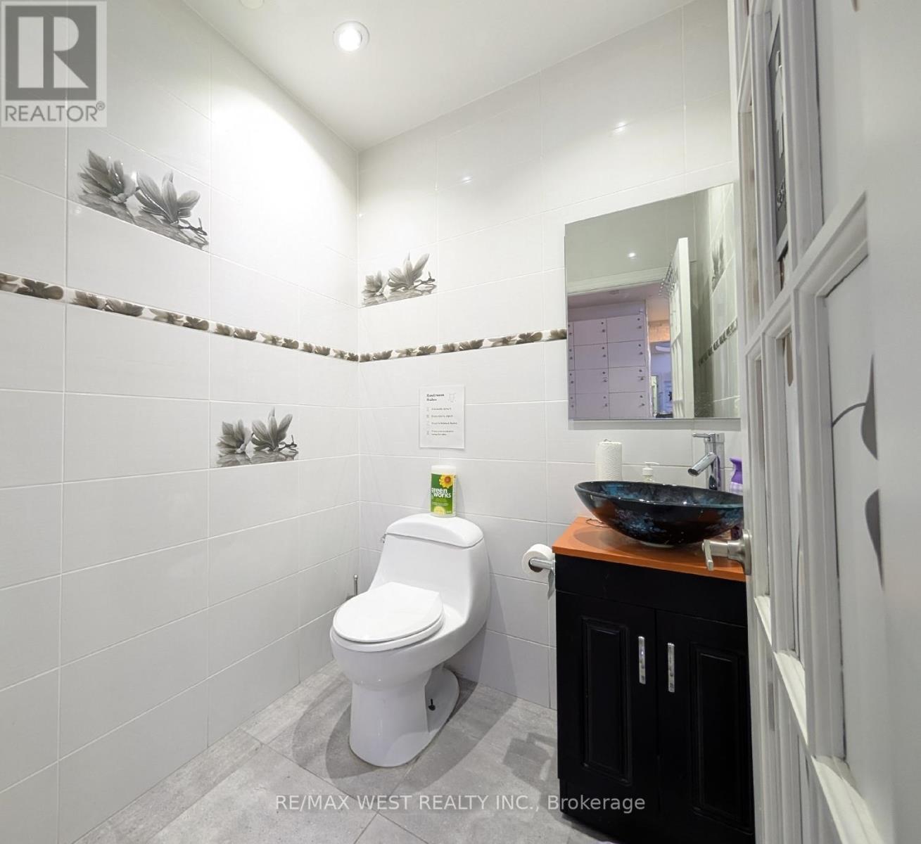 Photo 6 of 413 Keele Street, Toronto ON