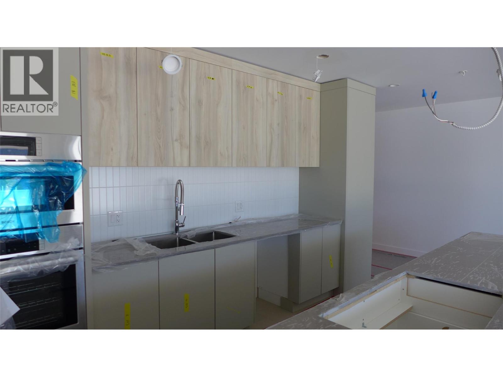 13419 Lakeshore Drive S Unit# 101, Summerland