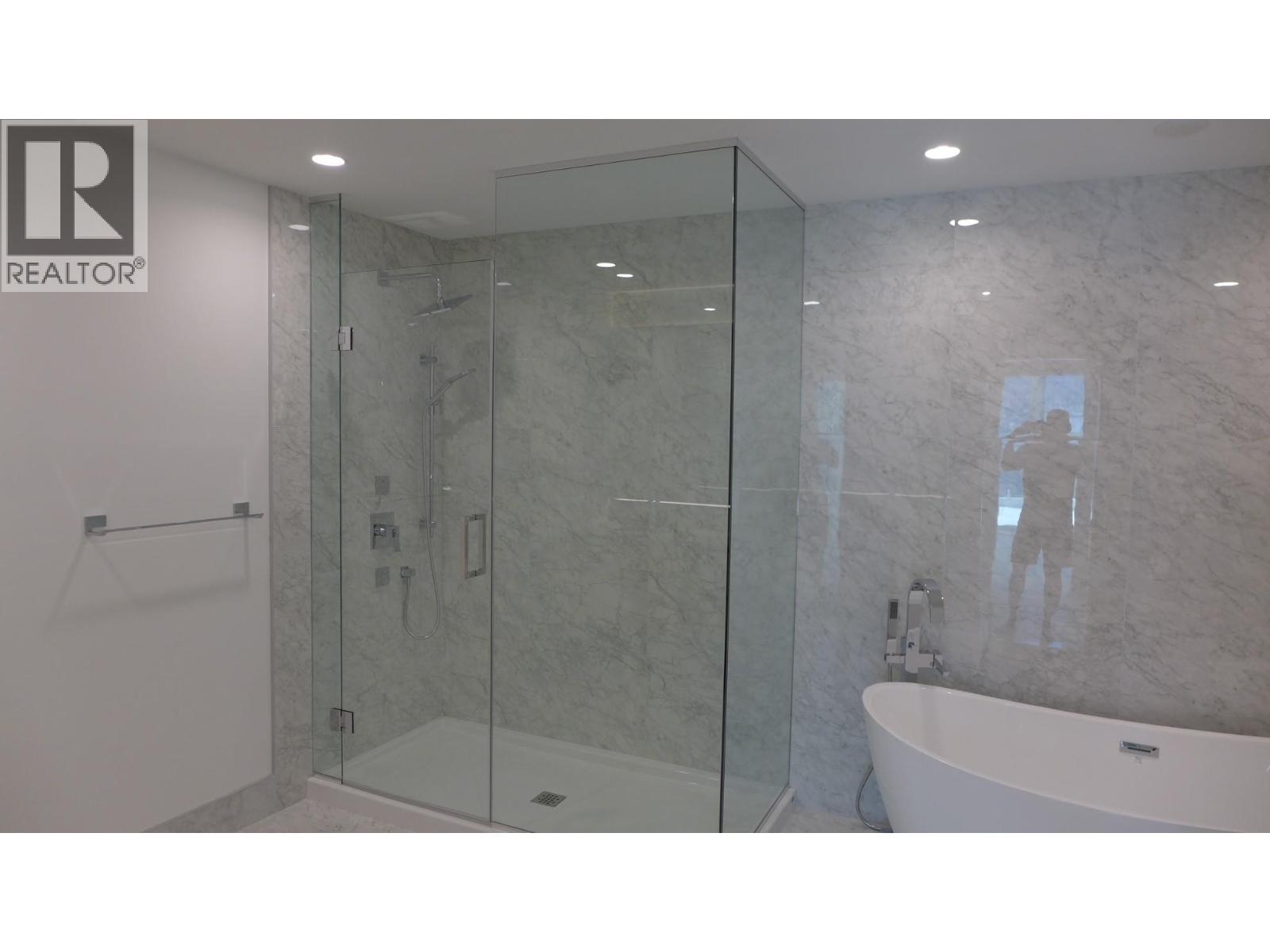 13419 Lakeshore Drive S Unit# 101, Summerland