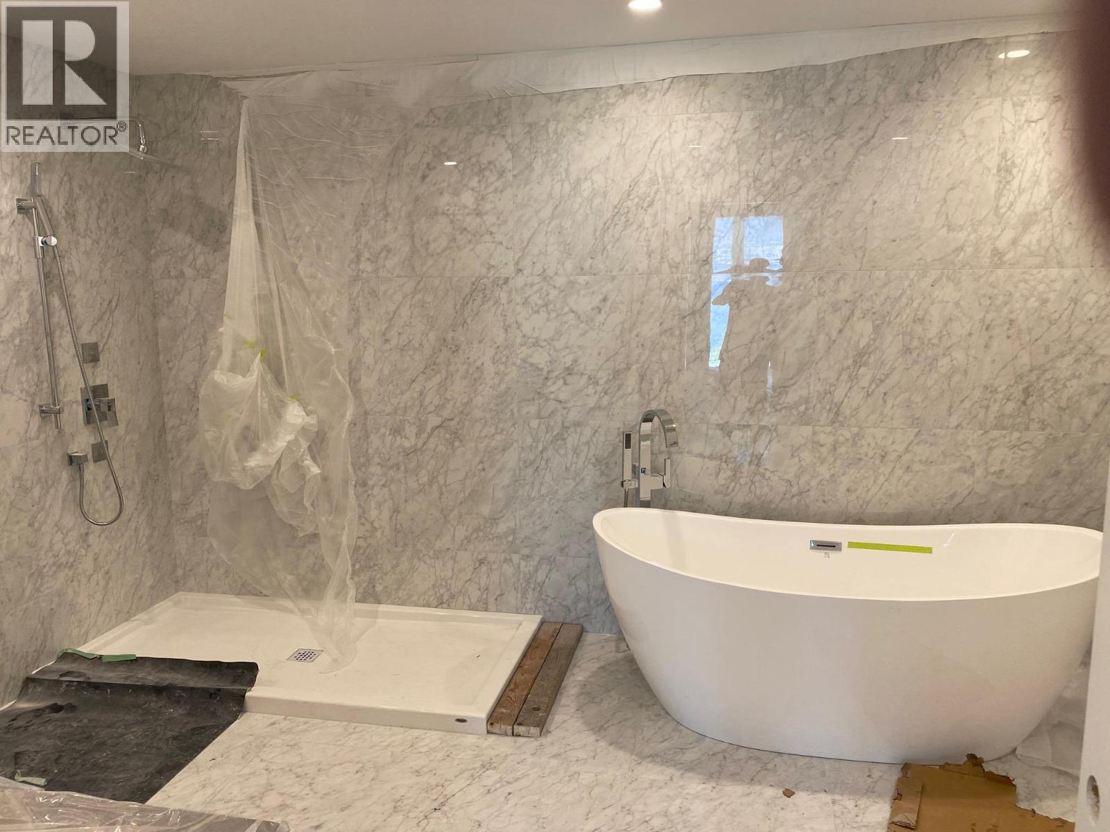 13419 Lakeshore Drive S Unit# 101, Summerland