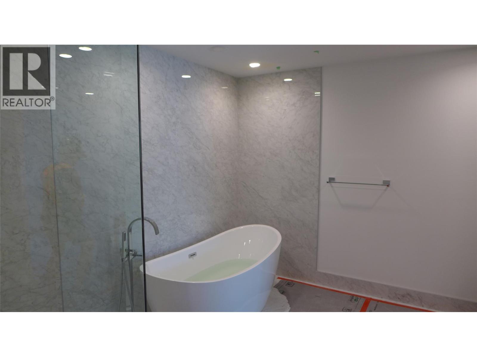 13419 Lakeshore Drive S Unit# 101, Summerland