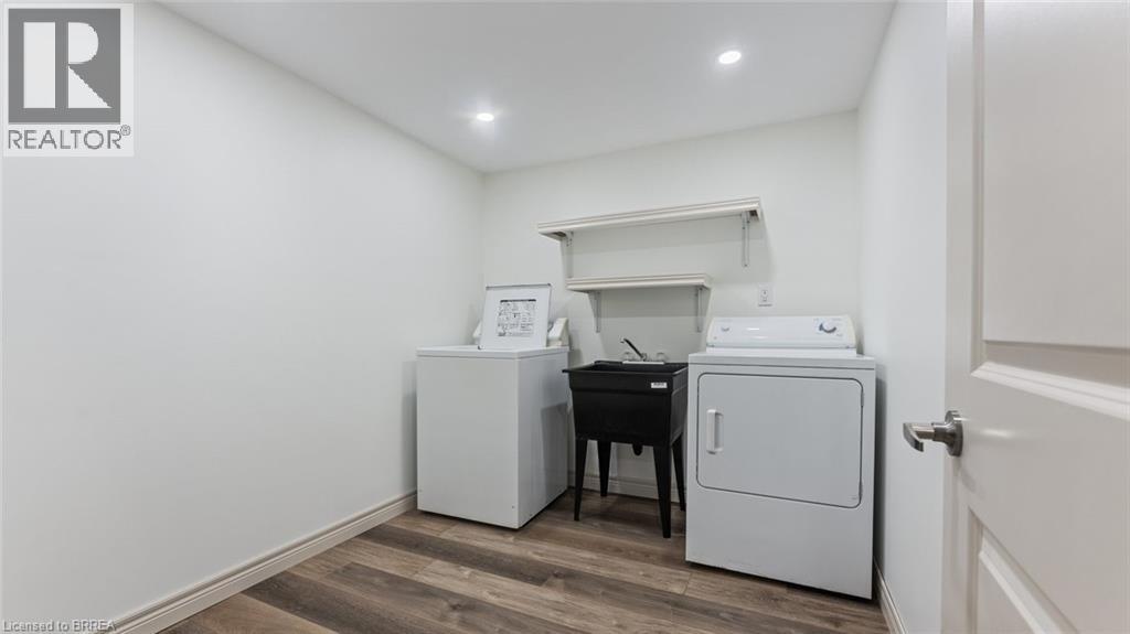 Photo 19 of 14 Mintern Avenue, Brantford ON