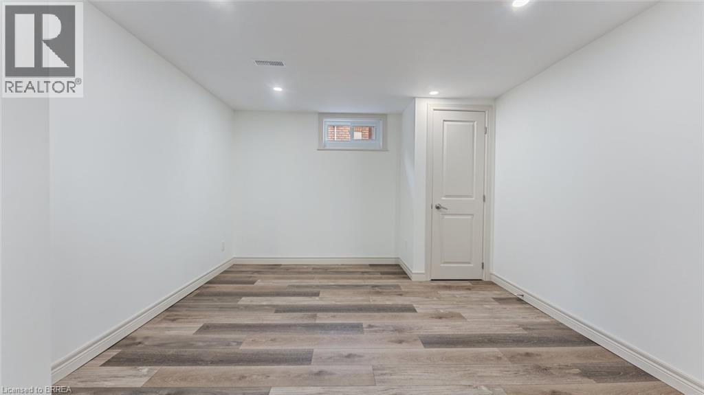 Photo 22 of 14 Mintern Avenue, Brantford ON