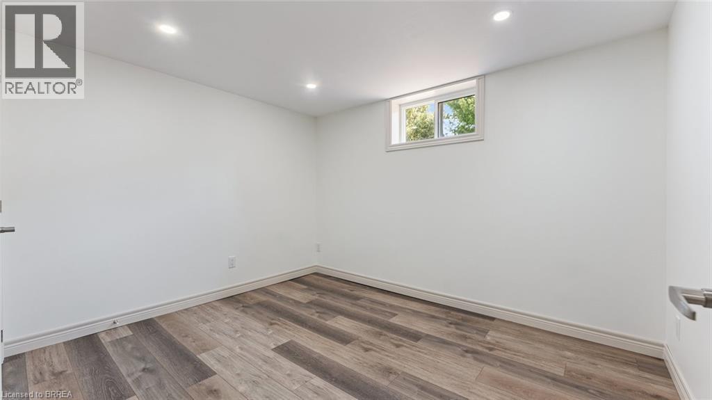 Photo 21 of 14 Mintern Avenue, Brantford ON