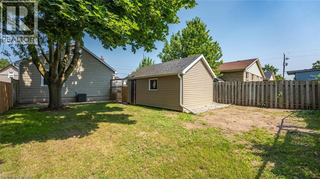 Photo 30 of 14 Mintern Avenue, Brantford ON