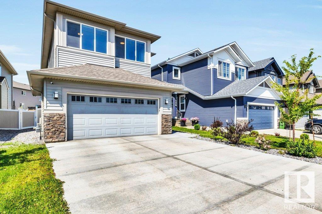 Photo 2 of 17512 47 St Nw, Edmonton AB