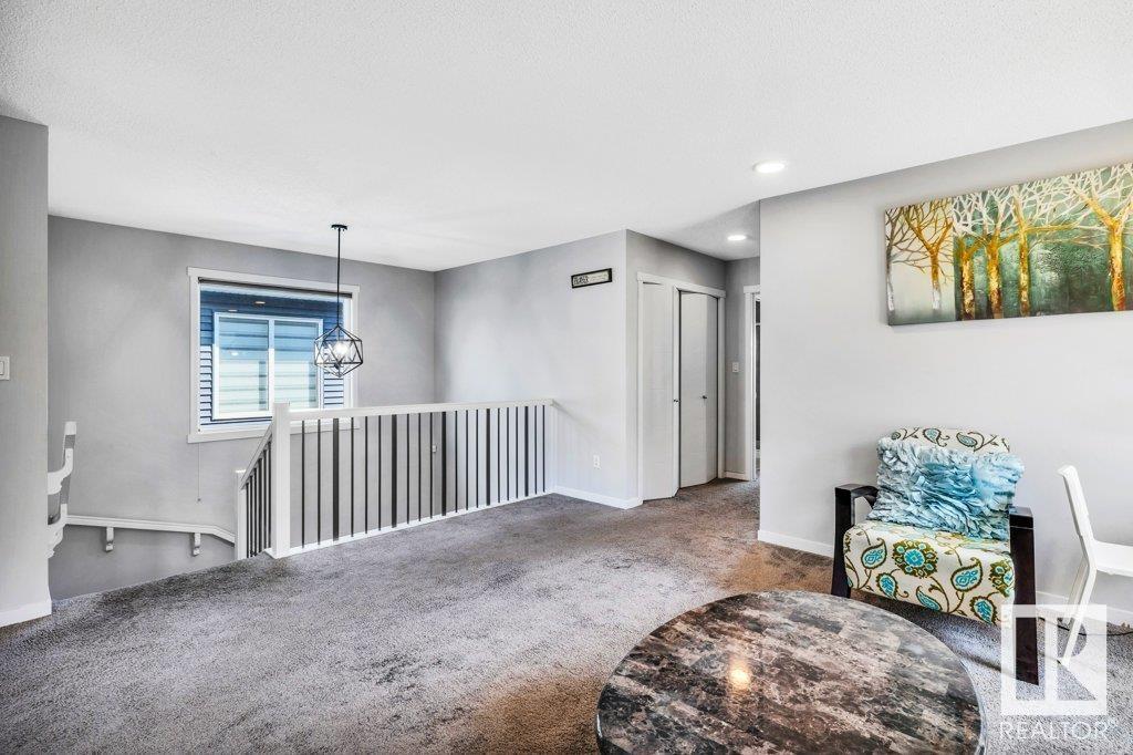 Photo 18 of 17512 47 St Nw, Edmonton AB