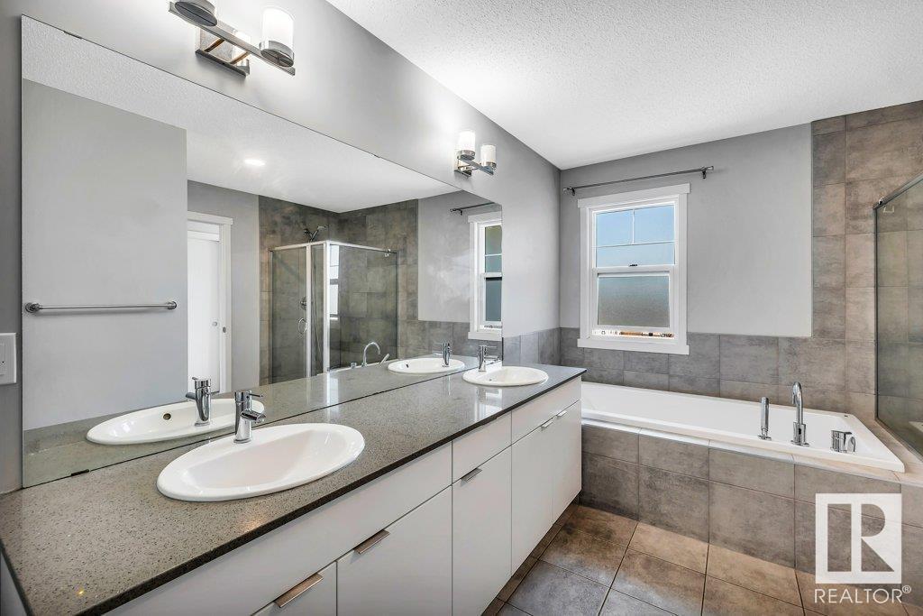 Photo 23 of 17512 47 St Nw, Edmonton AB