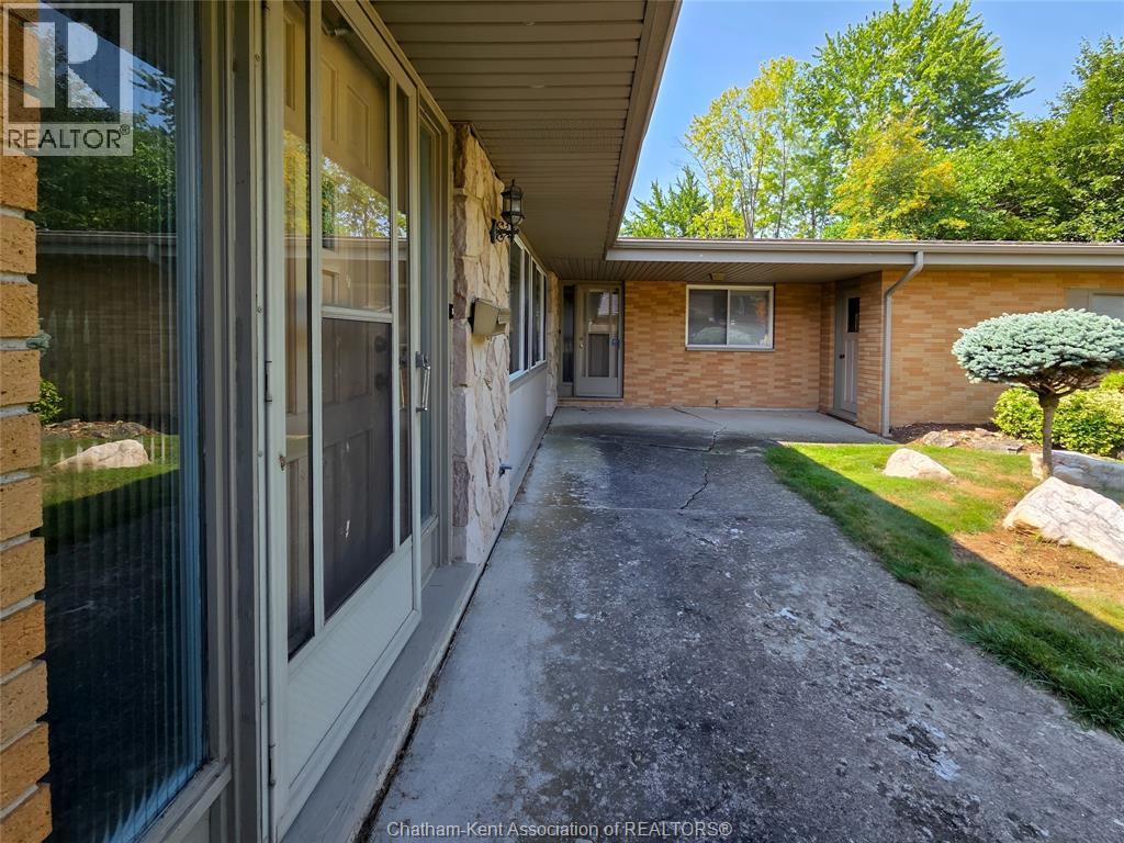 Photo 11 of 64 Parkwood Drive, Chatham ON