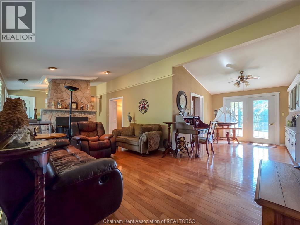 Photo 14 of 64 Parkwood Drive, Chatham ON