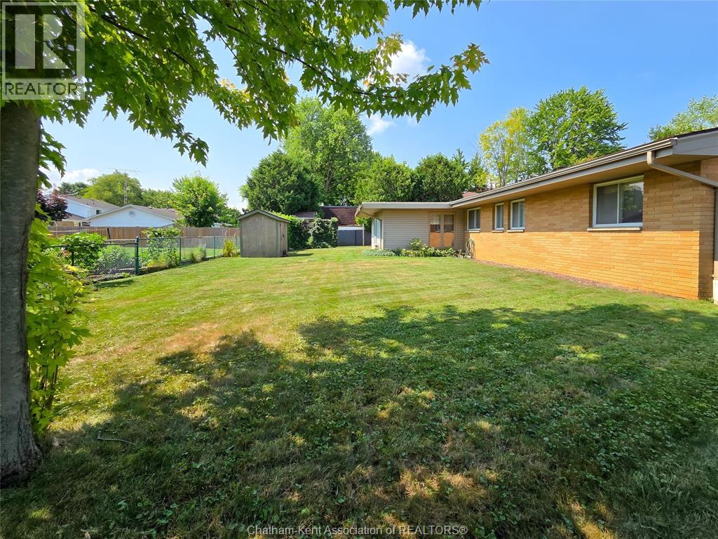 Photo 10 of 64 Parkwood Drive, Chatham ON